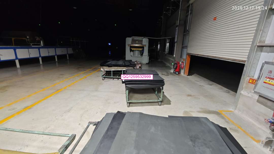 夜幕下的工厂：坚守与奋进之光-神人佛8客