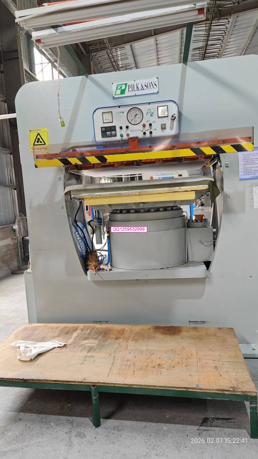 神人佛，现在在广西宝悦皮具厂，干了5年压花-神人佛8客